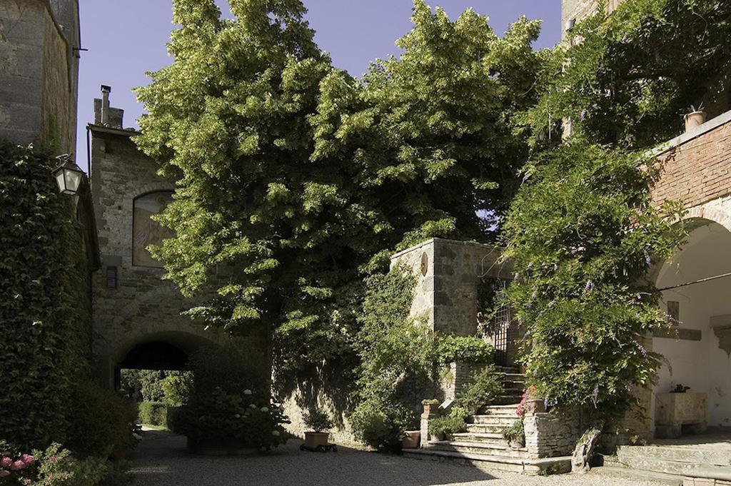 Апарт отель Castello Di Montalto Кастельнуово-Берарденга Экстерьер фото